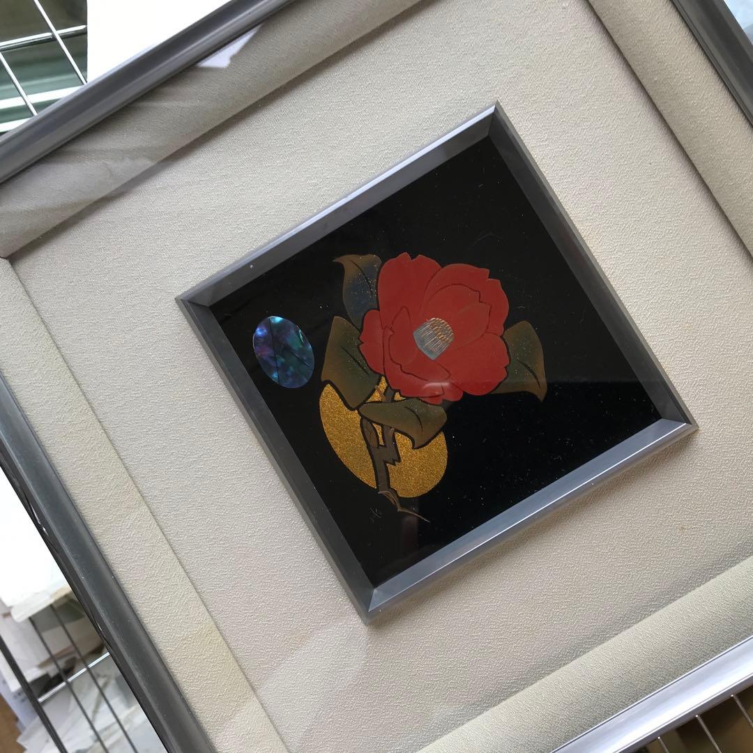 金箔 椿のアート作品