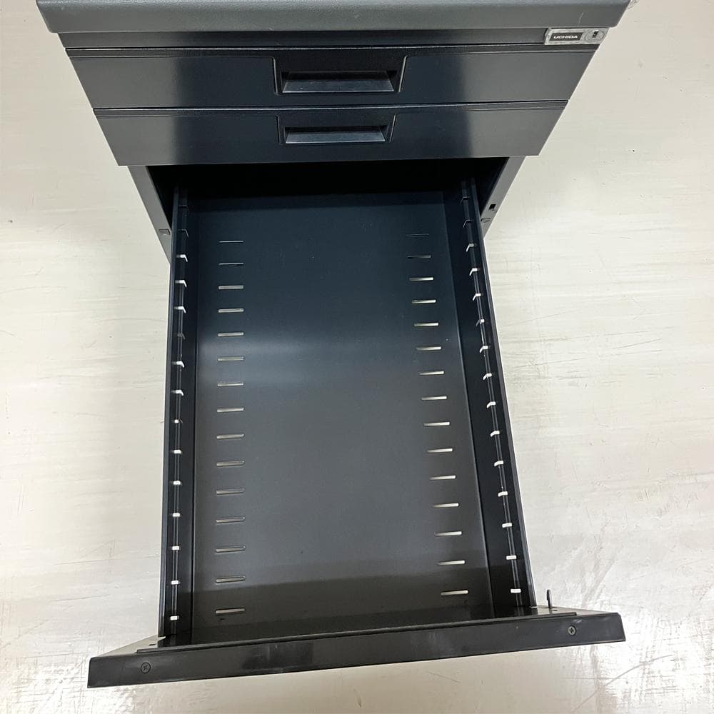 #2774-4　UDHIDA　スチールワゴン　サイドワゴン　デスクワゴン　鍵あり