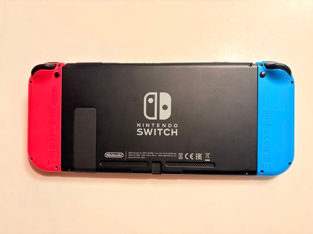 ニンテンドースイッチ本体 ジョイコン ソフト入り 64GBmicroSD付き