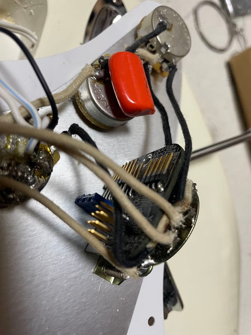 調整済みストラトキャスター　エレキギター