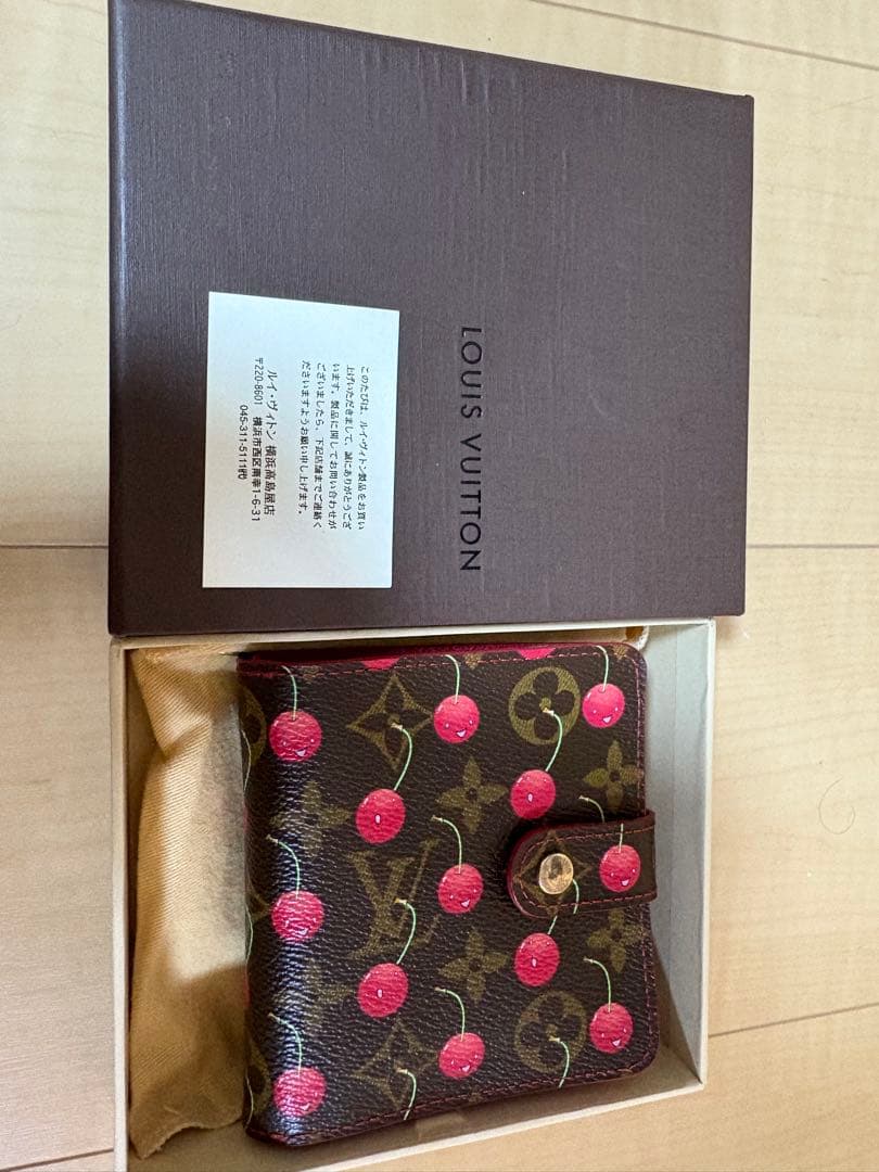 チェリー 二つ折り財布