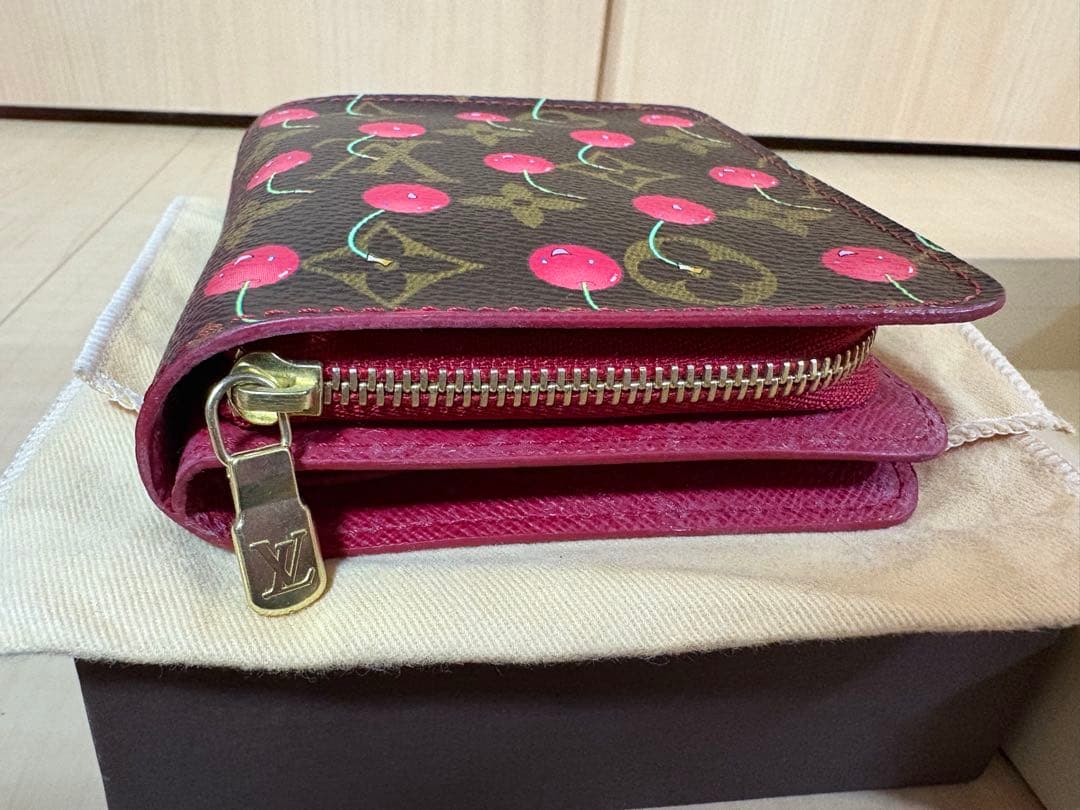 チェリー 二つ折り財布