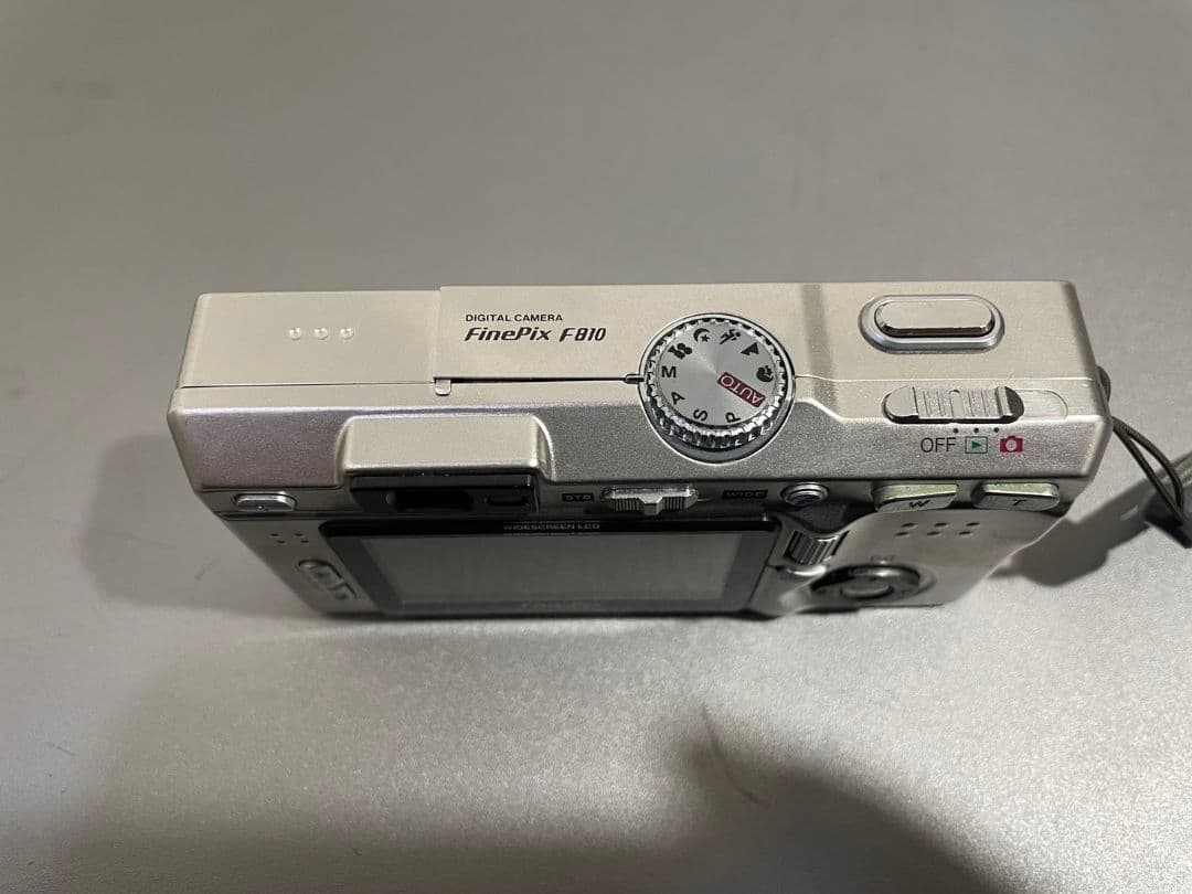 FUJIFILM FinePix F810 コンパクトデジタルカメラ