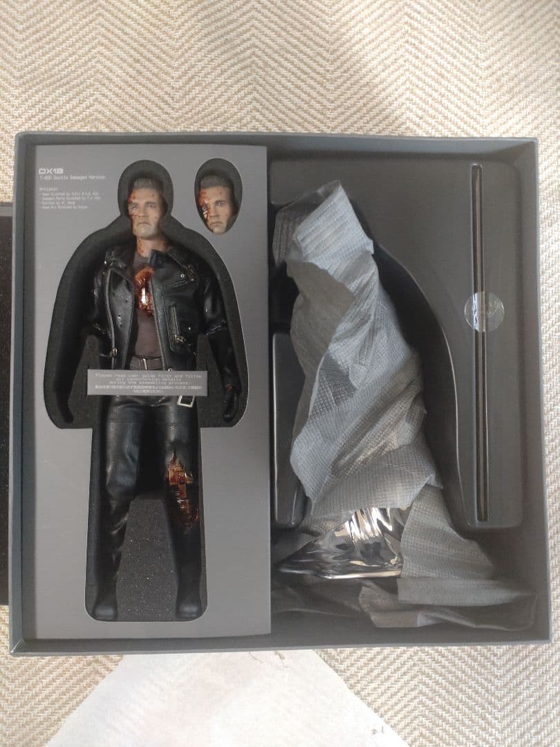 T-800 バトルダメージ版 ターミネーター２ フィギュア