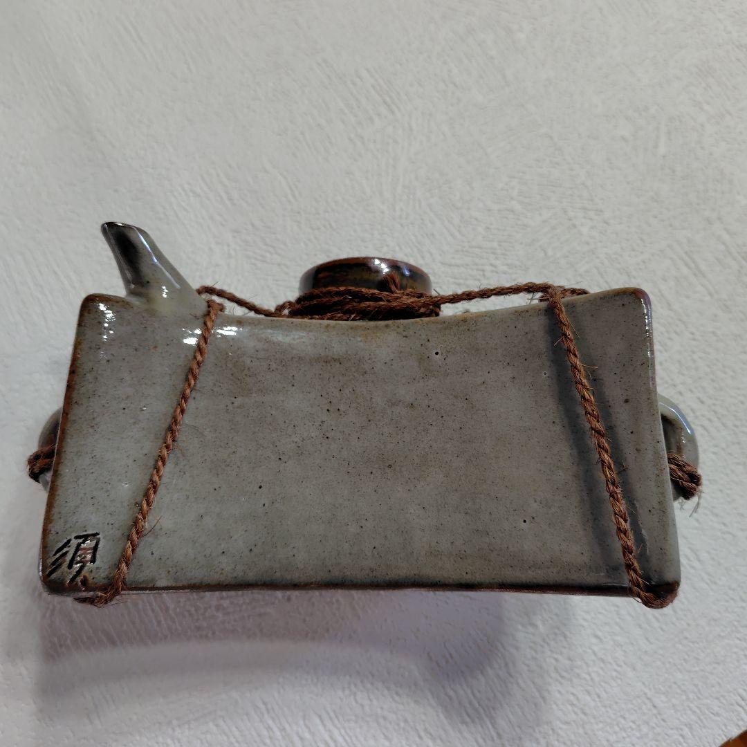 沖縄　代表的魚模様の陶器