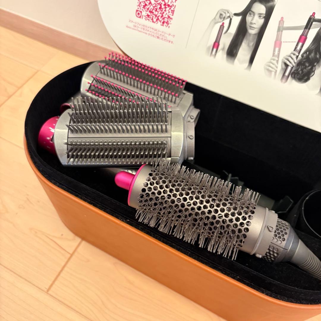 Dyson Airwrap 専用ケース付き