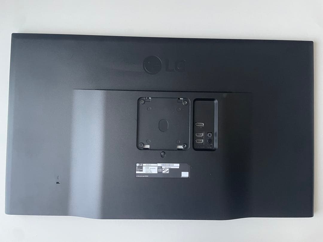 【美品】4K 32インチ LG 32UK550-B