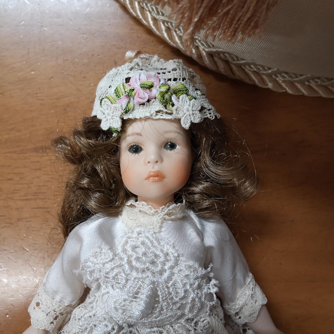 カルトナージュ　人形　ドール　イタリア　アンティーク風　ヴィクトリアン