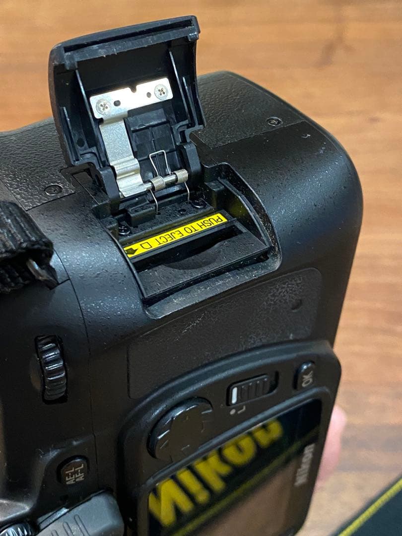 Nikon D80 ニコン　CCDデジタル一眼タムロン　28-70 動作品