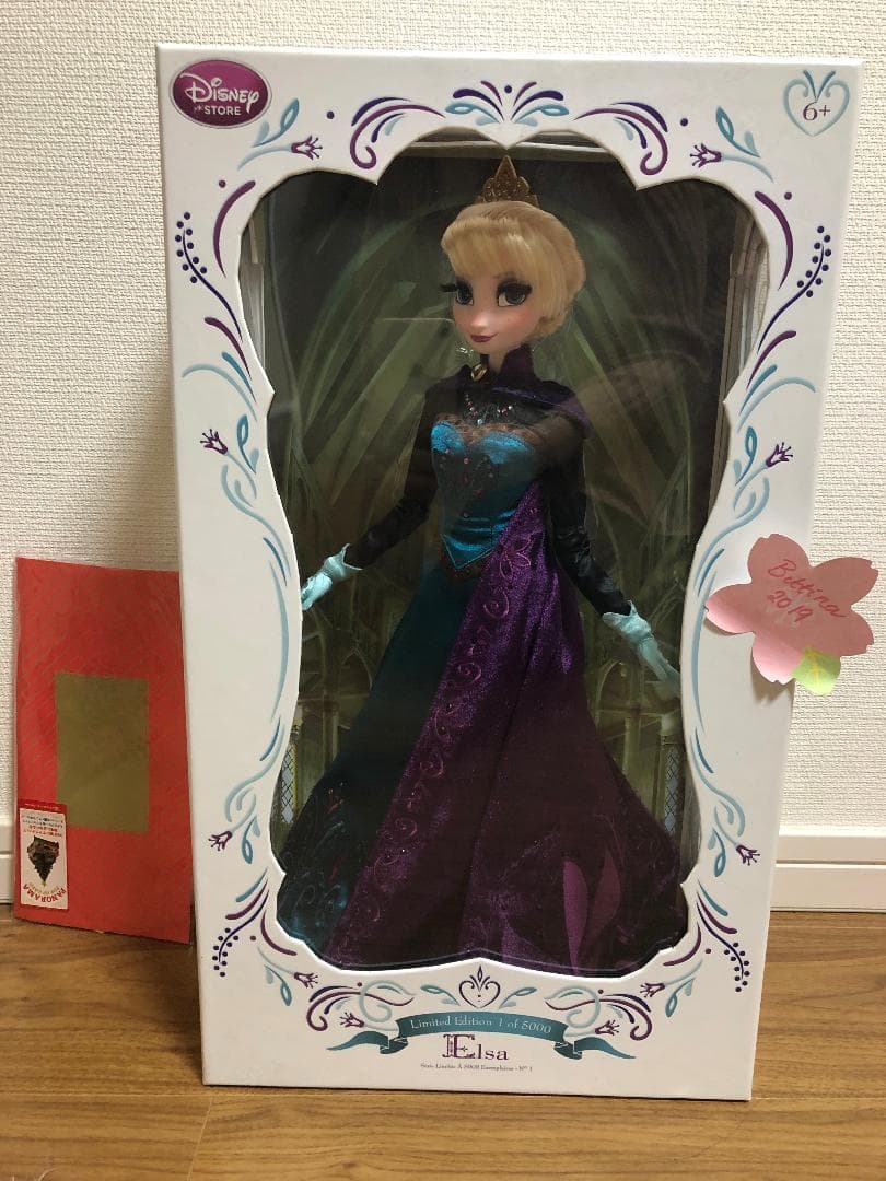ディズニーアナと雪の女王 Elsa Coronation Doll
