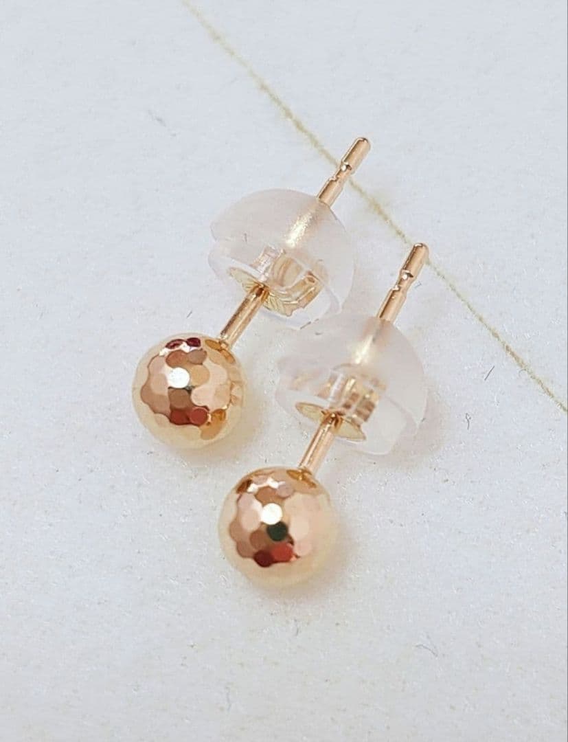 新入荷 未使用品 k18 カットボール ピアス