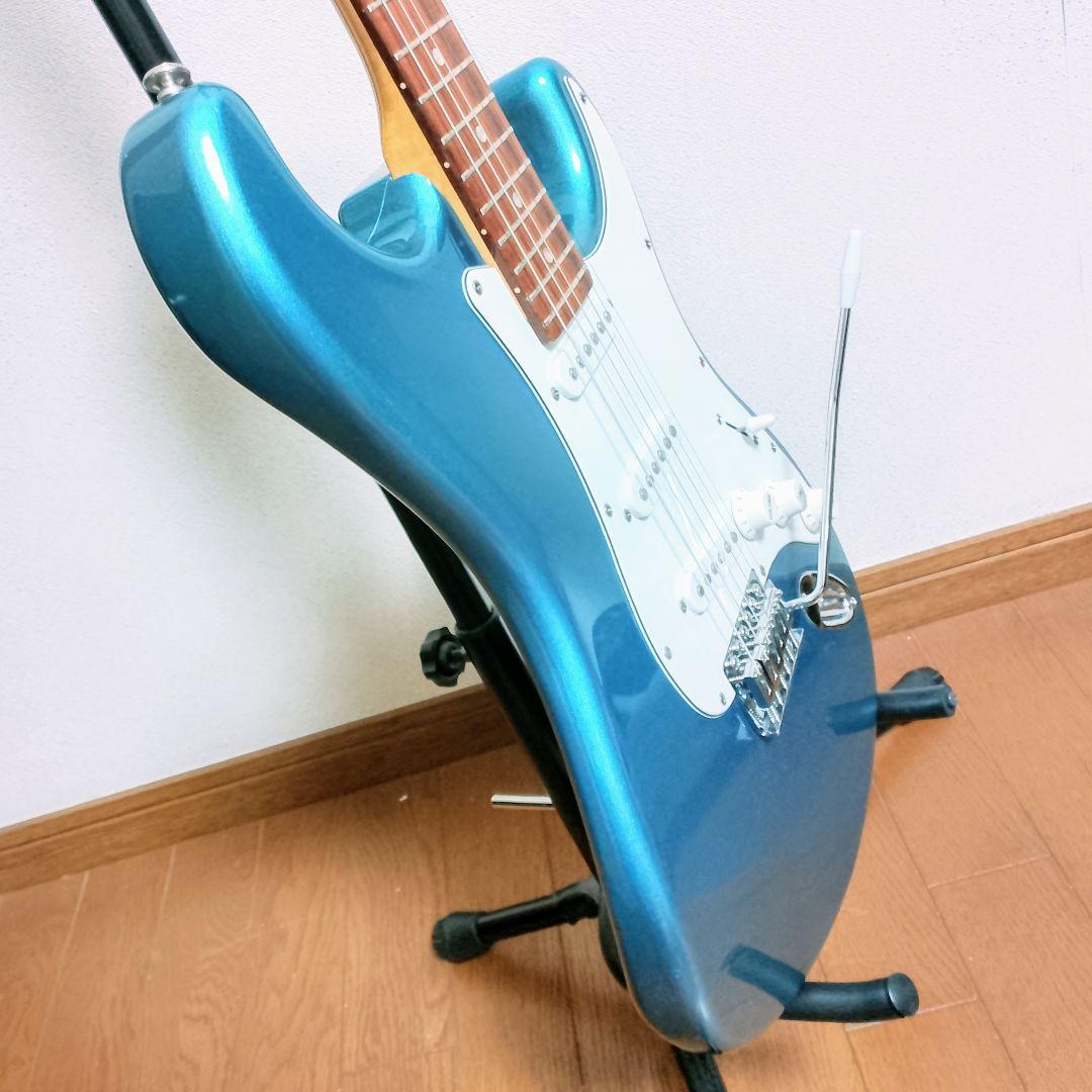 Mavis　ストラトキャスタータイプ　エレキギター　弦は新品に交換済み！