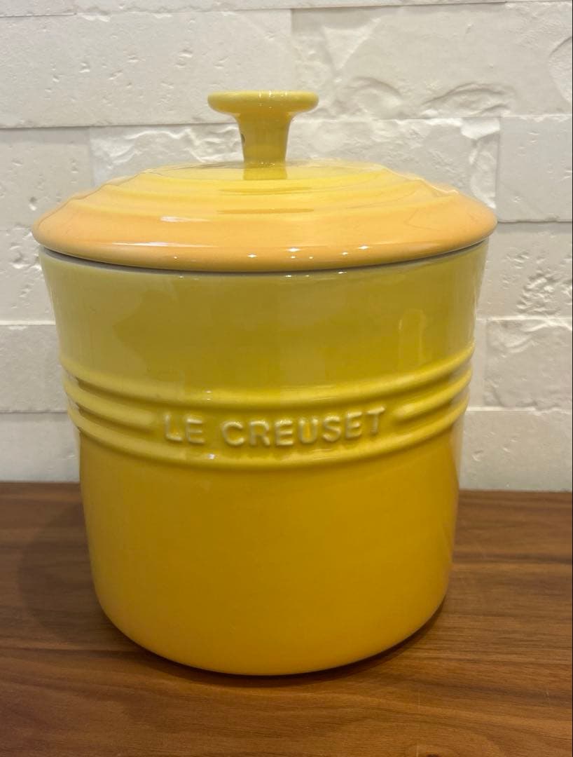 ル・クルーゼ　ペットフードコンテナー スクープ付き、ペットボール S イエロー