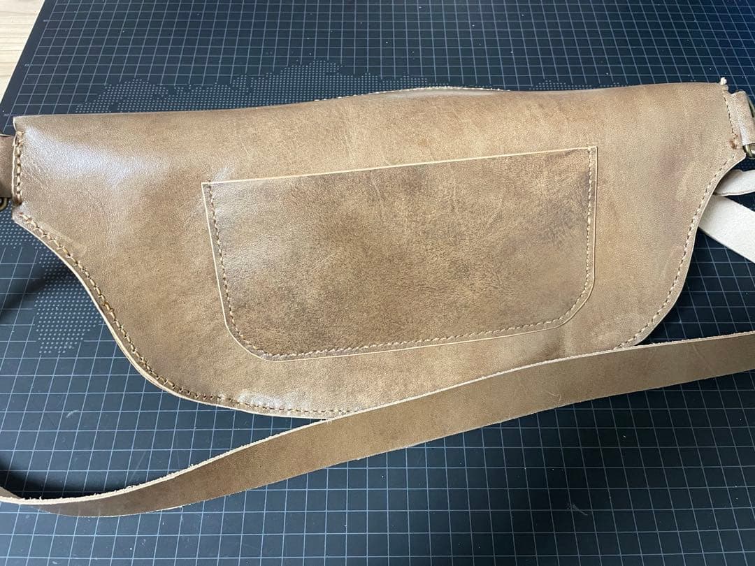 ヌメ革　レザークラフト　ショルダーバッグ　ミドルウォレット　バッグのみ