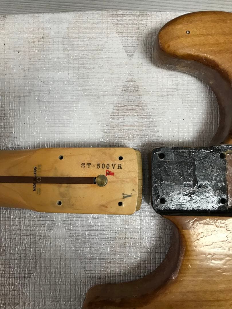 Fender Japan ストラト ST-500VR Refinish 中古品
