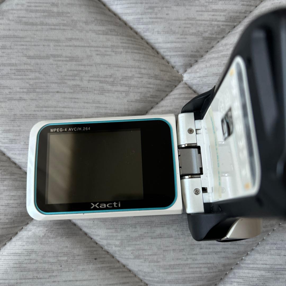 SANYO Xacti CA65 デジタルムービーカメラ　DMX-CA65（W）