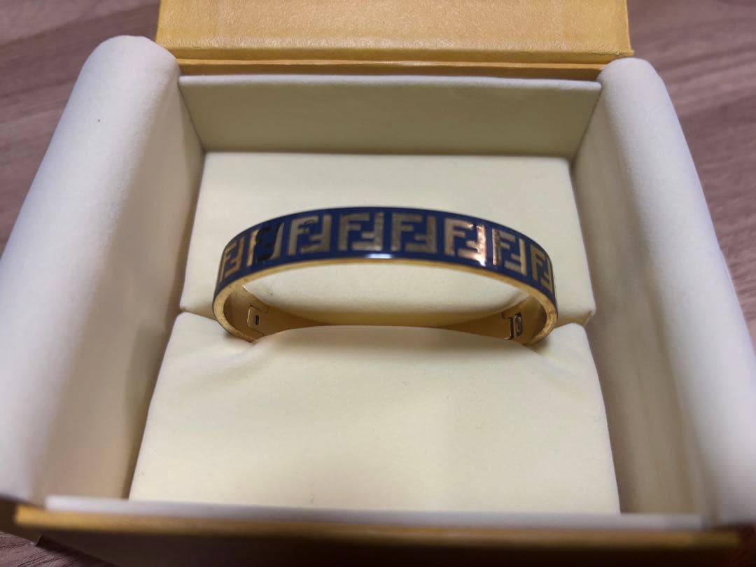 FENDI バングル ブレスレット