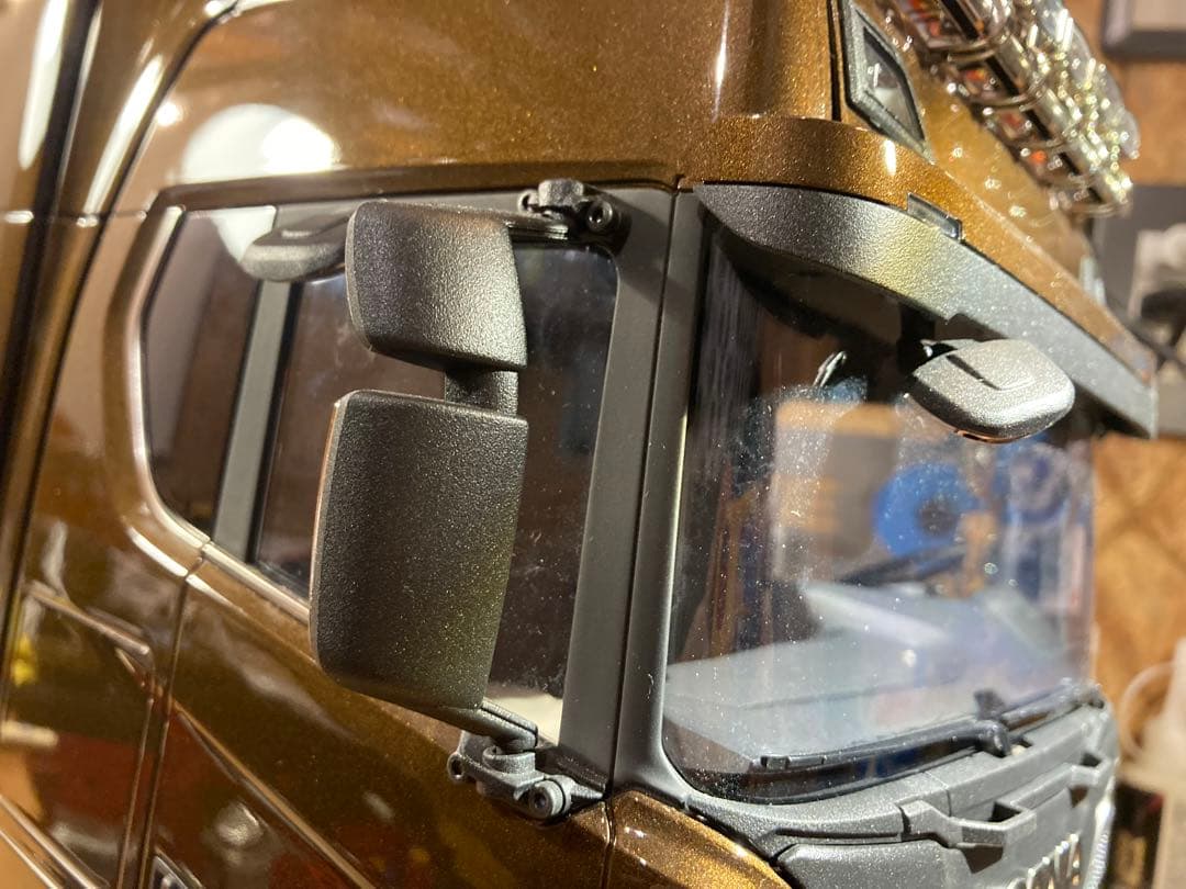 タミヤスカニア8×4 BMW B09マラケシュブラウンウレタン鏡面塗装仕上げ