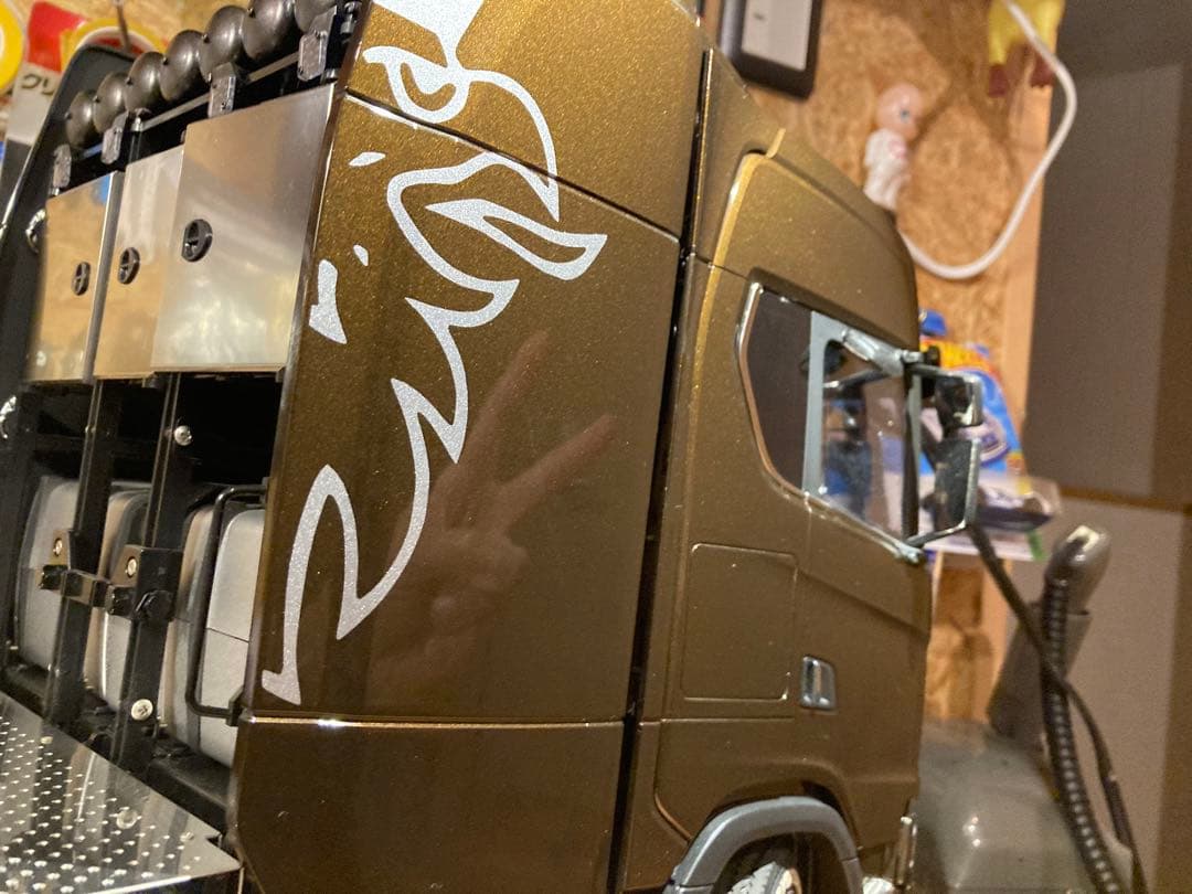 タミヤスカニア8×4 BMW B09マラケシュブラウンウレタン鏡面塗装仕上げ