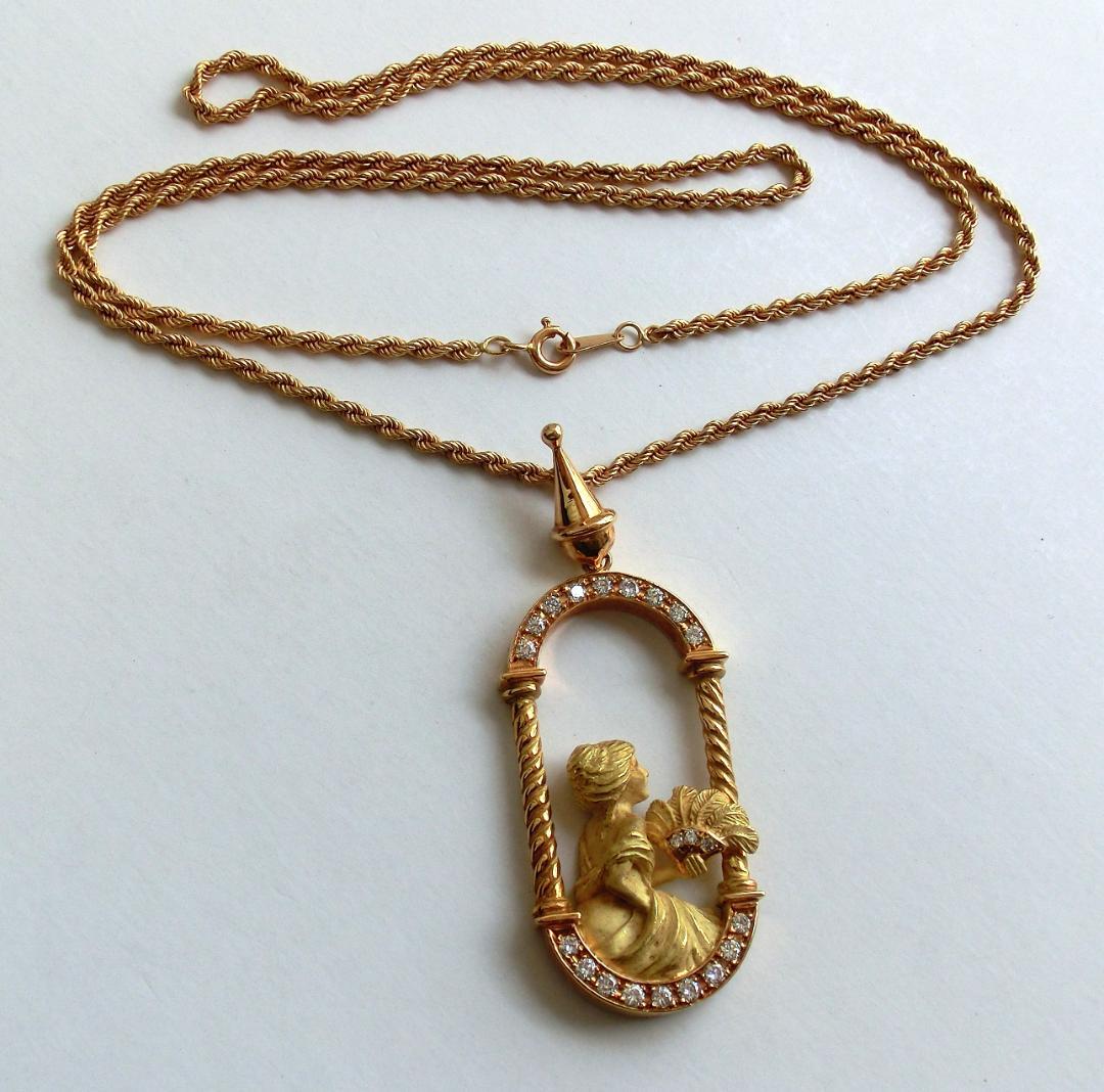 ペンダント乙女像