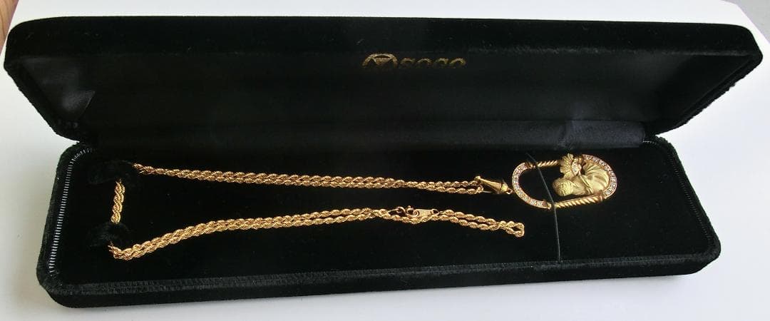 ペンダント乙女像