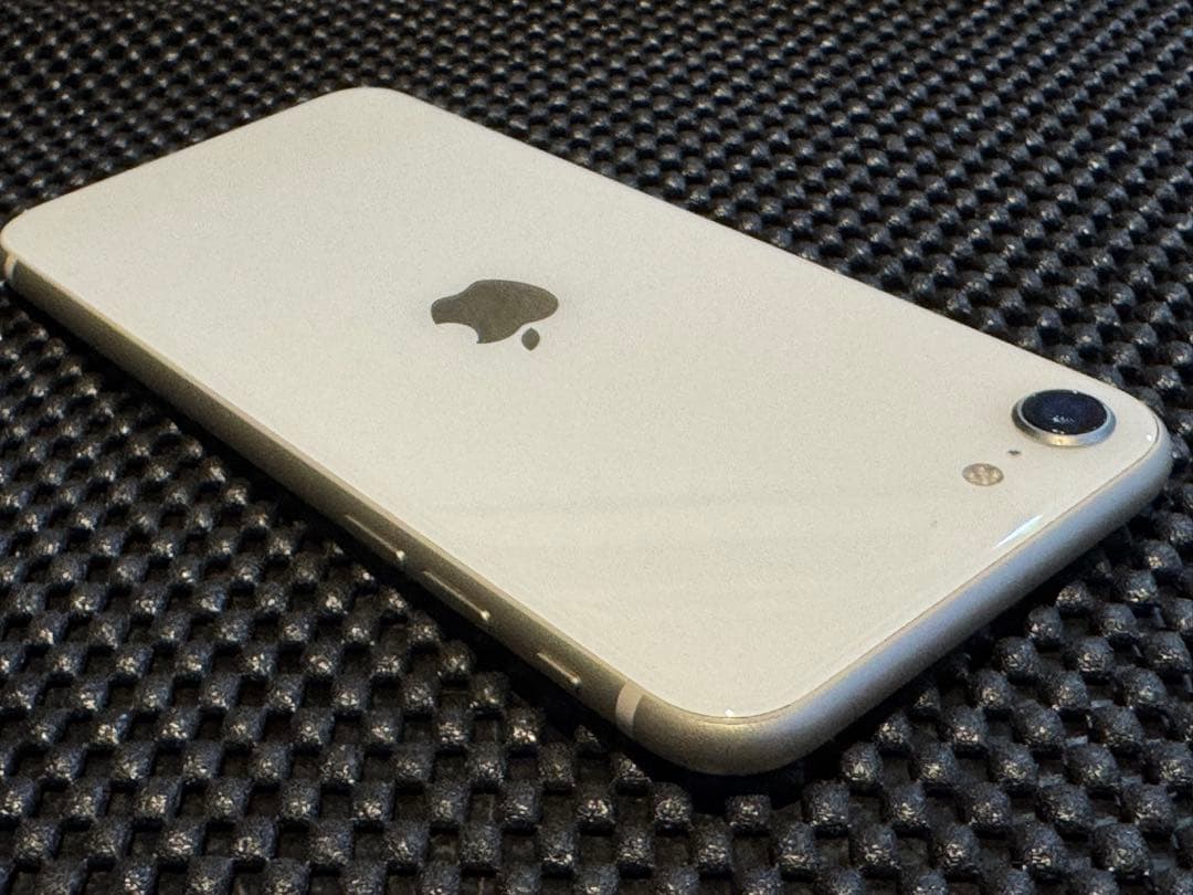 4505 Apple iPhone SE (第3世代) ホワイト