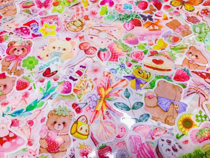 可愛いい❤️❤️フレークシール( ⸝⸝•ᴗ•⸝⸝ )くまさんといちごがいっぱい♡♡