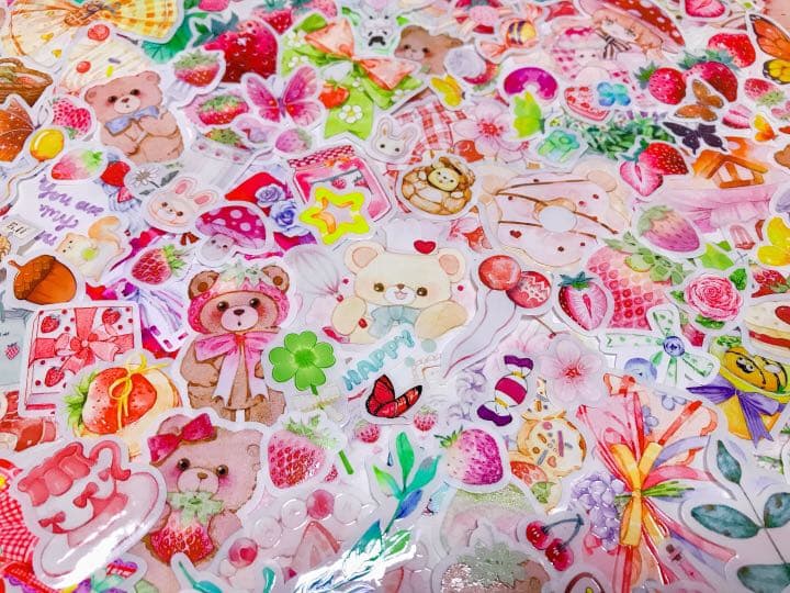 可愛いい❤️❤️フレークシール( ⸝⸝•ᴗ•⸝⸝ )くまさんといちごがいっぱい♡♡