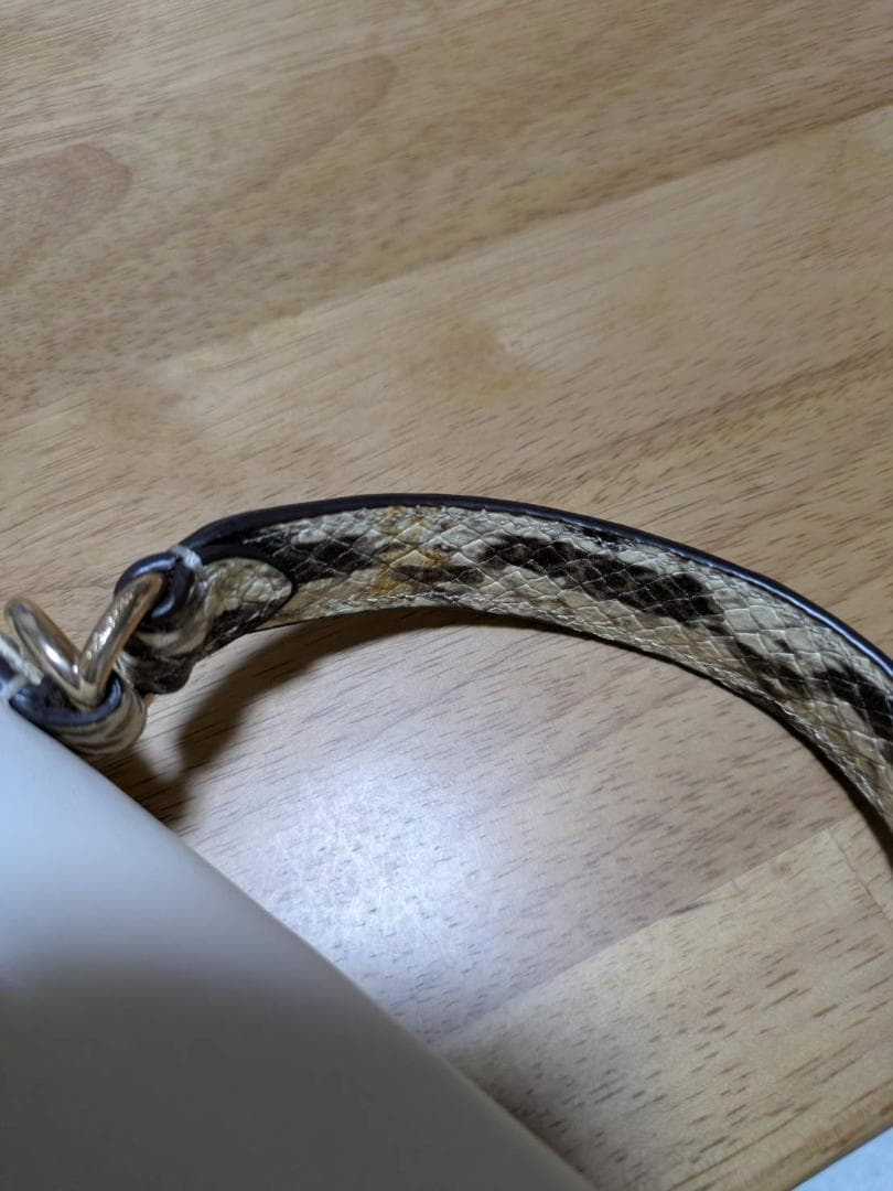 コーチ　 ショルダーバッグ　 ペッパー サッチェル シグネチャー キャンバス