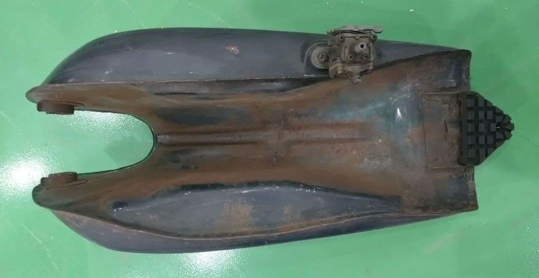 ヤマハYAMAHASR400初期型ナロータンク当時物