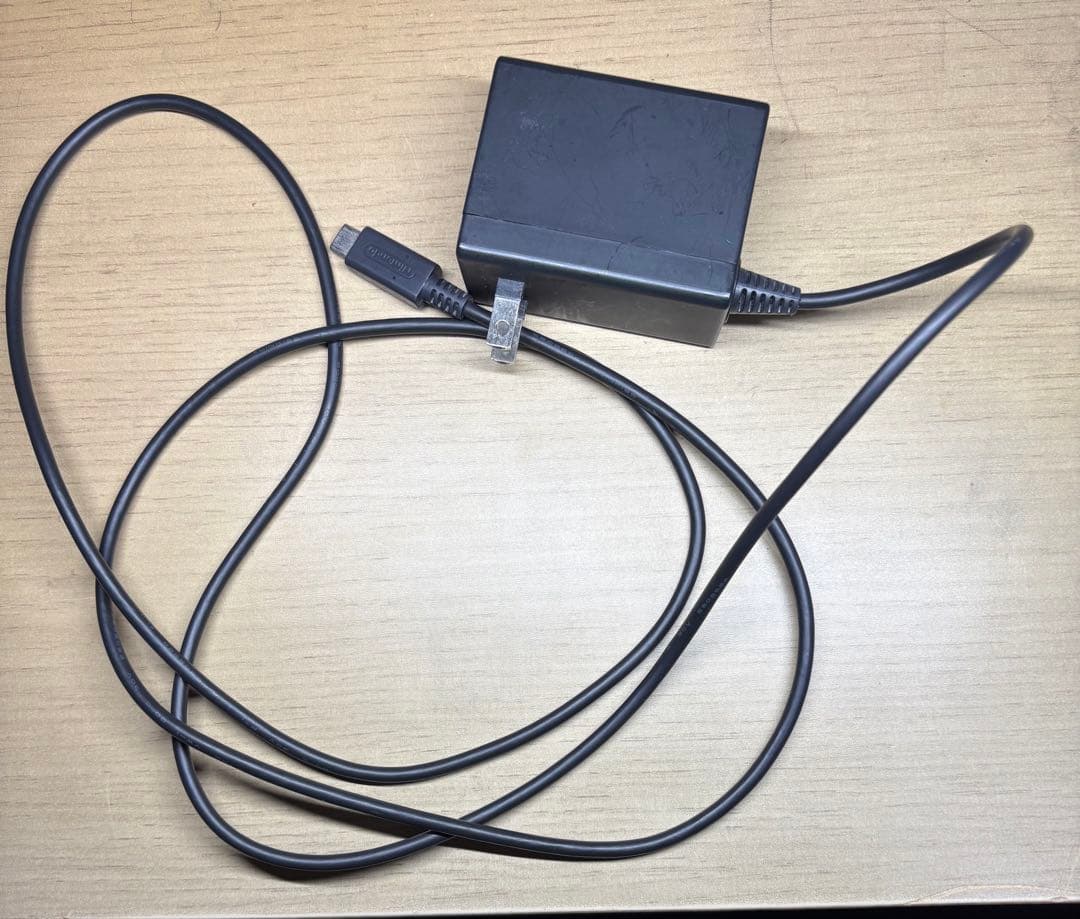 Nintendo Switch 本体＆純正充電器