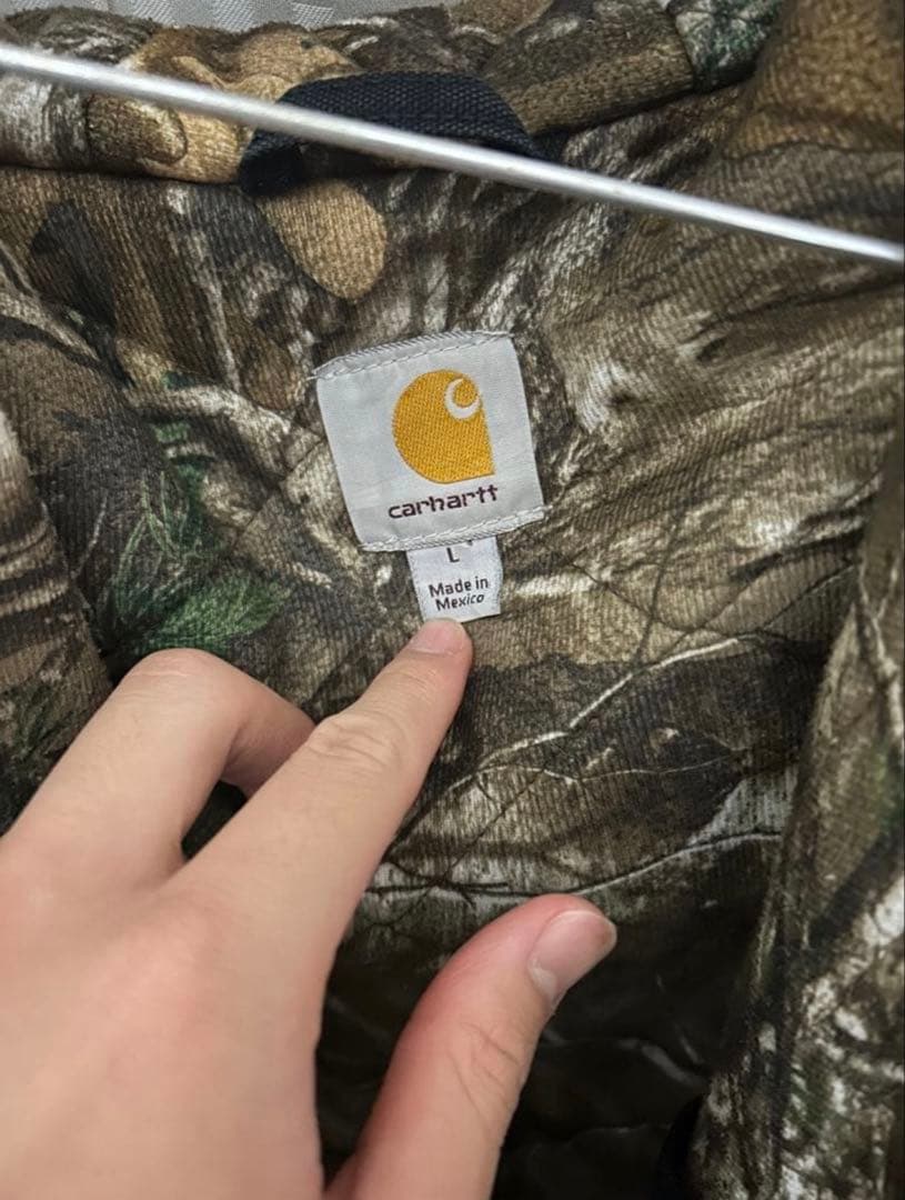 Carhartt ブラックフードジャケット　ダックジャケット