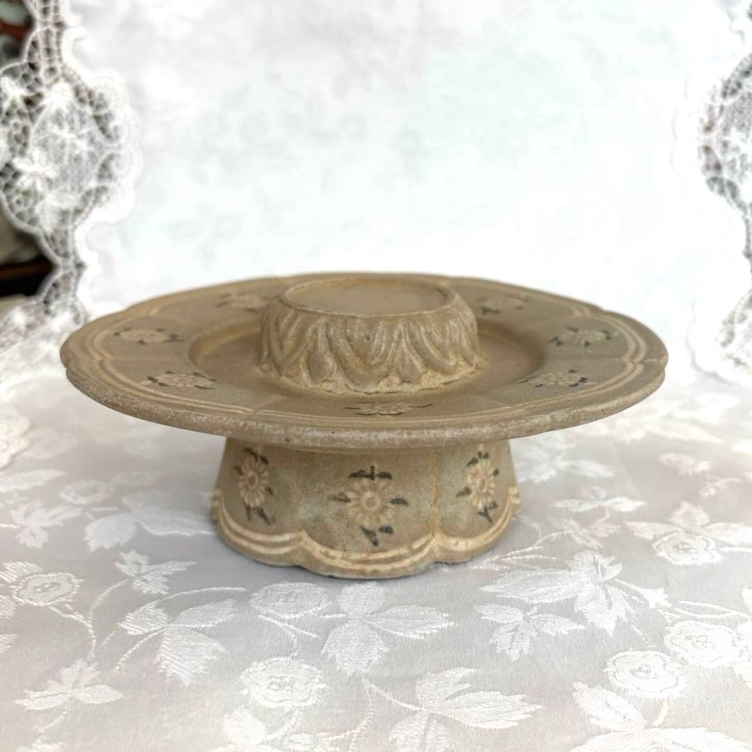 高麗 青磁象嵌陽刻菊花文輪花形　高麗青磁盃台　盞托　骨董品