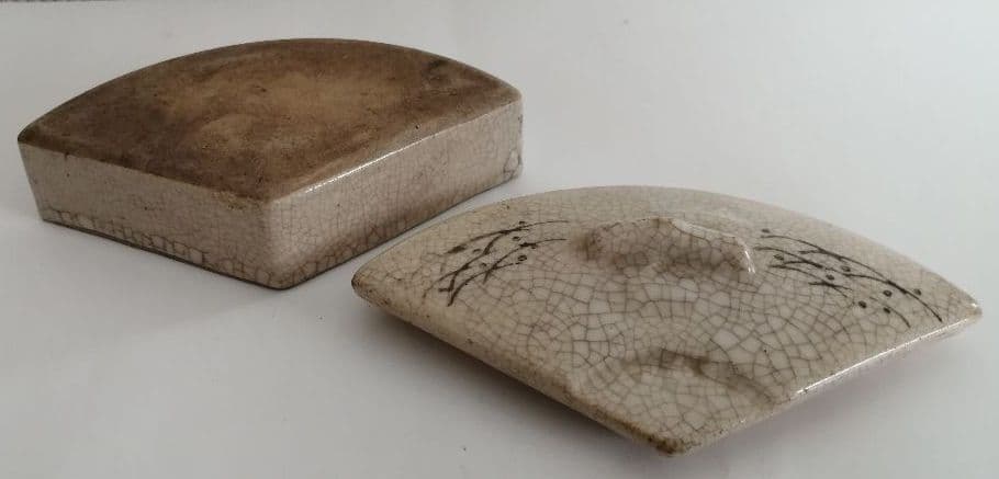 焼物　扇形小物入れ