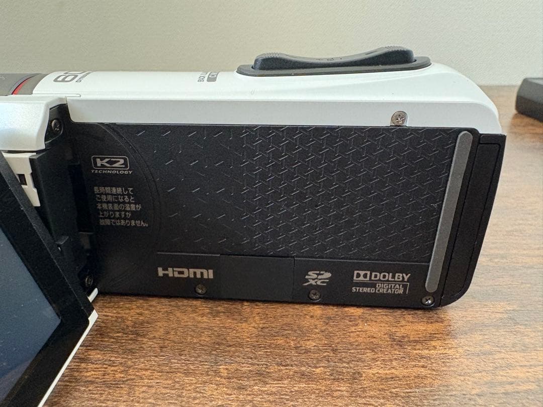 ビデオカメラ　JVC FULL HD GZ-RX600-W