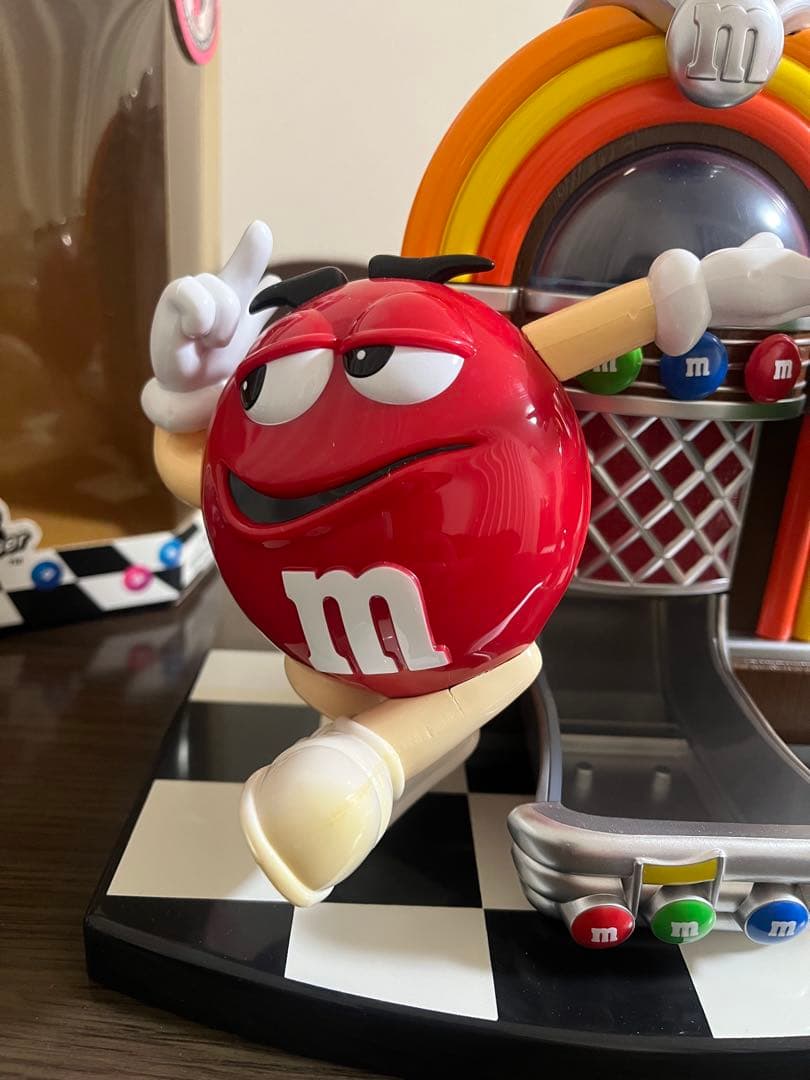 M&M's エムアンドエムズ