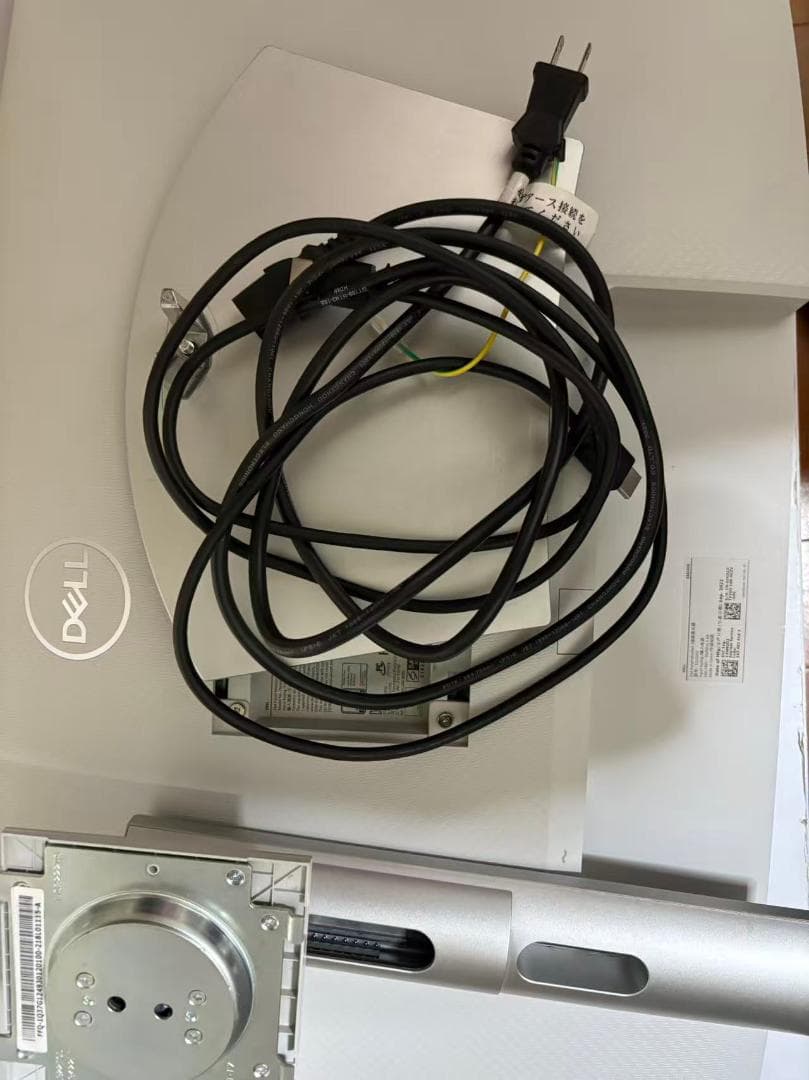 Dell 31.5インチ 曲面 VAモニター FHD FreeSync付