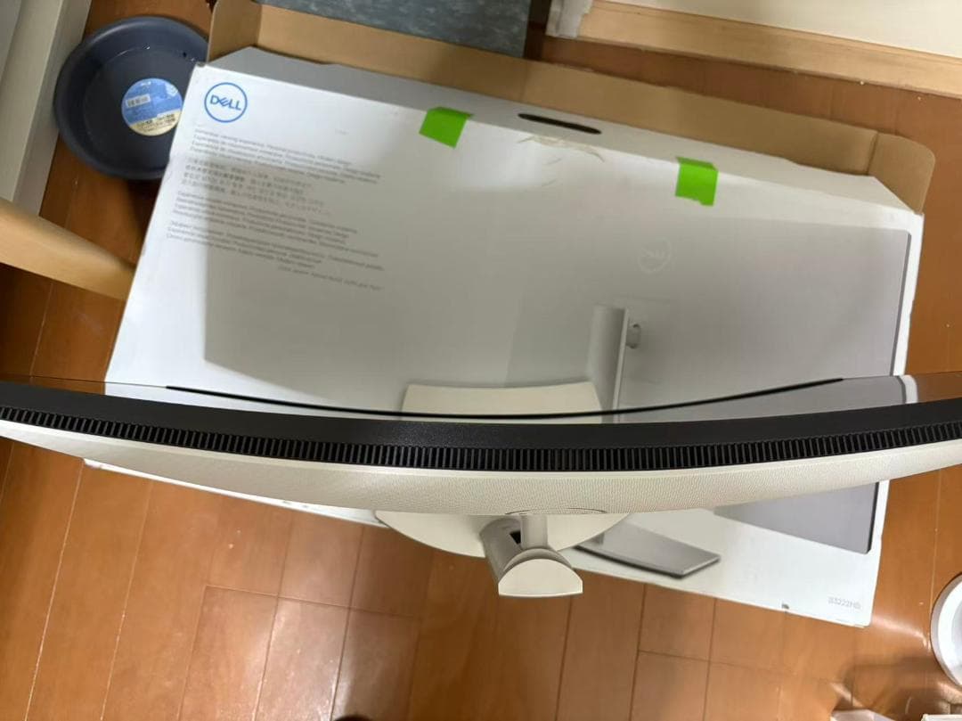 Dell 31.5インチ 曲面 VAモニター FHD FreeSync付