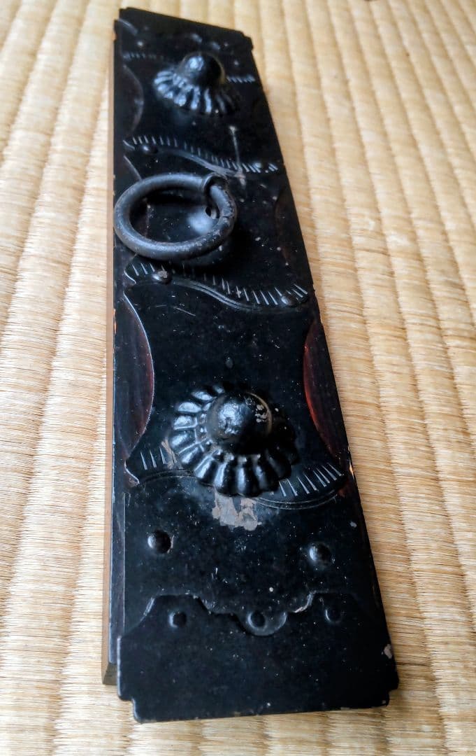 「大切に保管していました」伝統的な日本の木製タンス