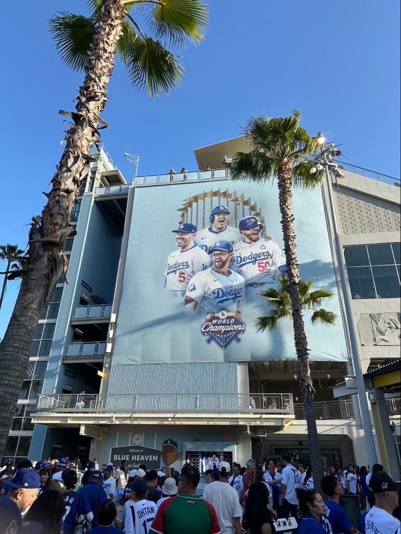 ロサンゼルス・ドジャース レプリカトロフィー　6/17試合