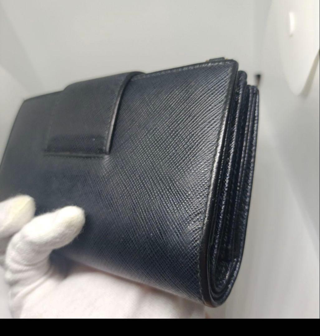 PRADA 二つ折り　中財布