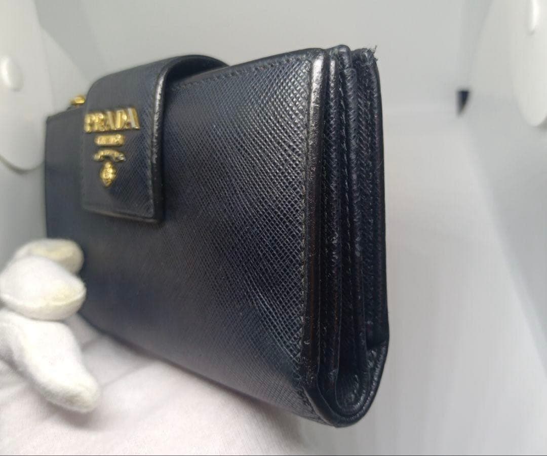 PRADA 二つ折り　中財布