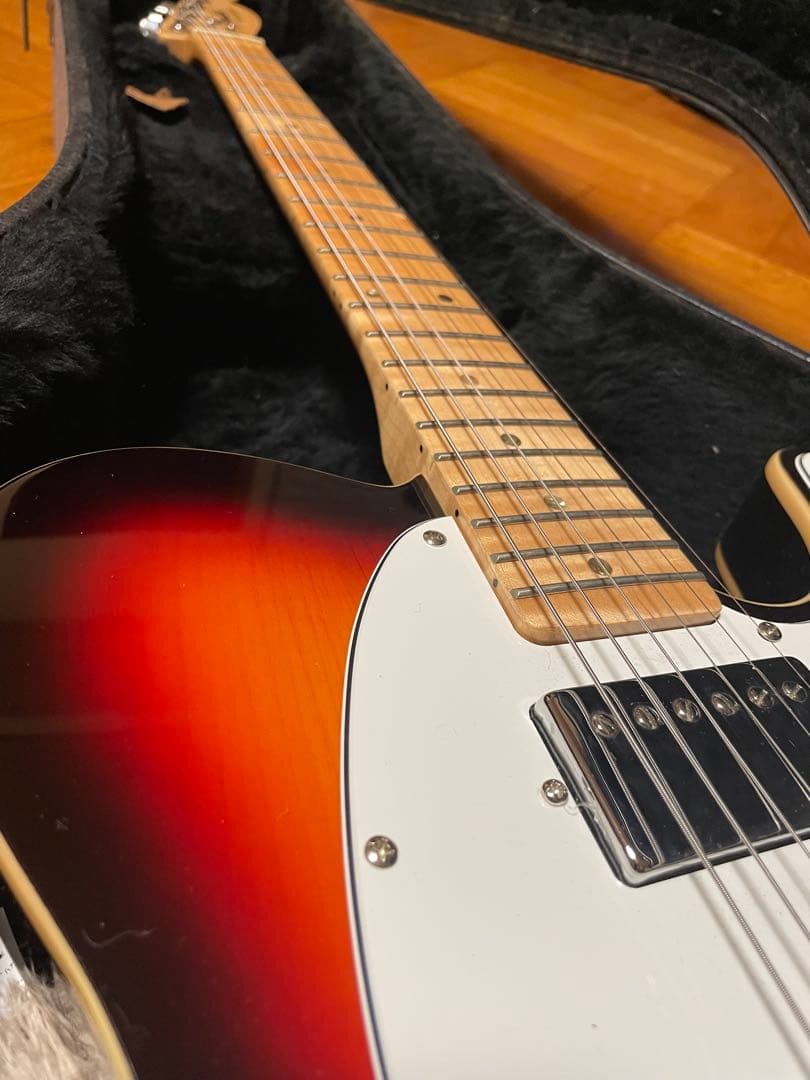 テレキャスターカスタムモデル、Bigsby B5トレモロアーム付き。