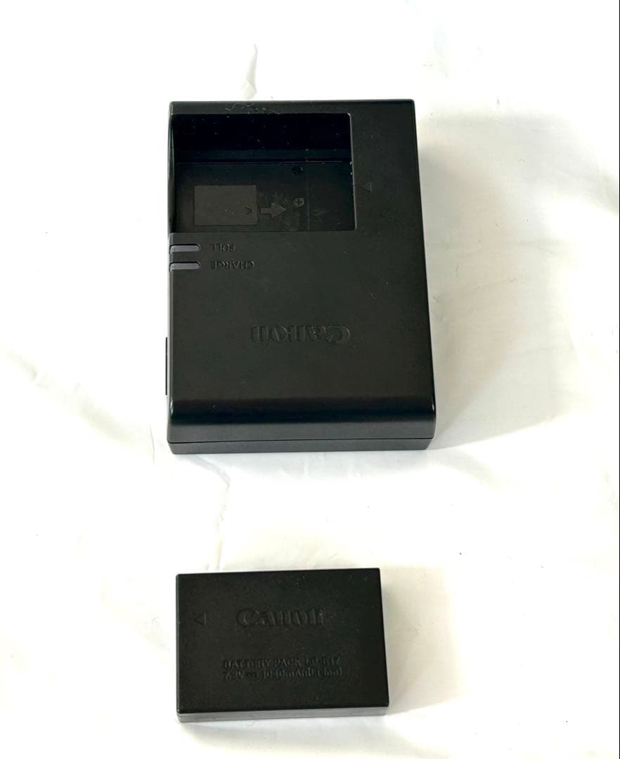 Canon EOS 8000D デジタル一眼レフ　キットレンズ付き