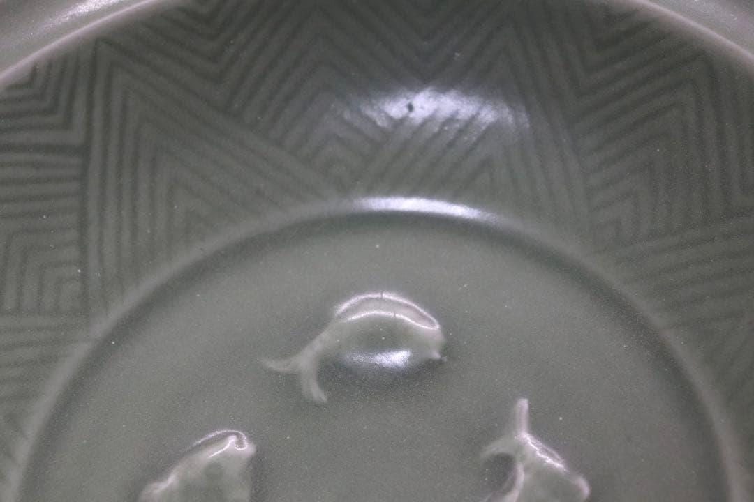 ※中国　龍泉窯　魚紋大皿　青磁　送料込み0814