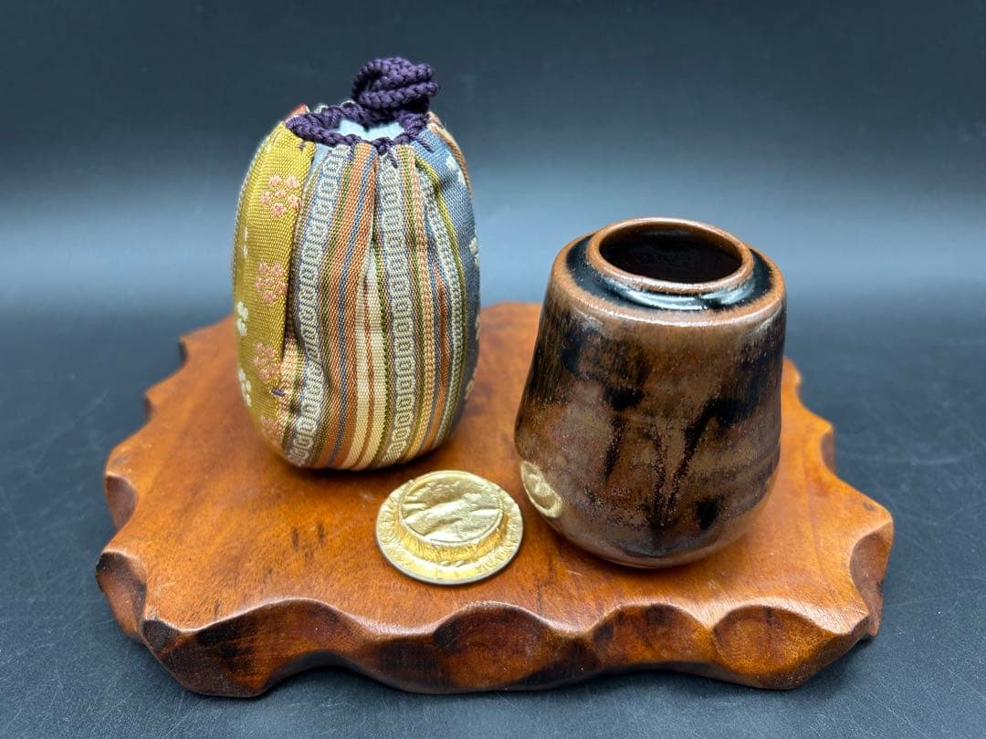 陶器　瀬戸焼　古瀬戸肩衝茶入　加藤作助造　仕覆付き　茶道具　茶道　印あり