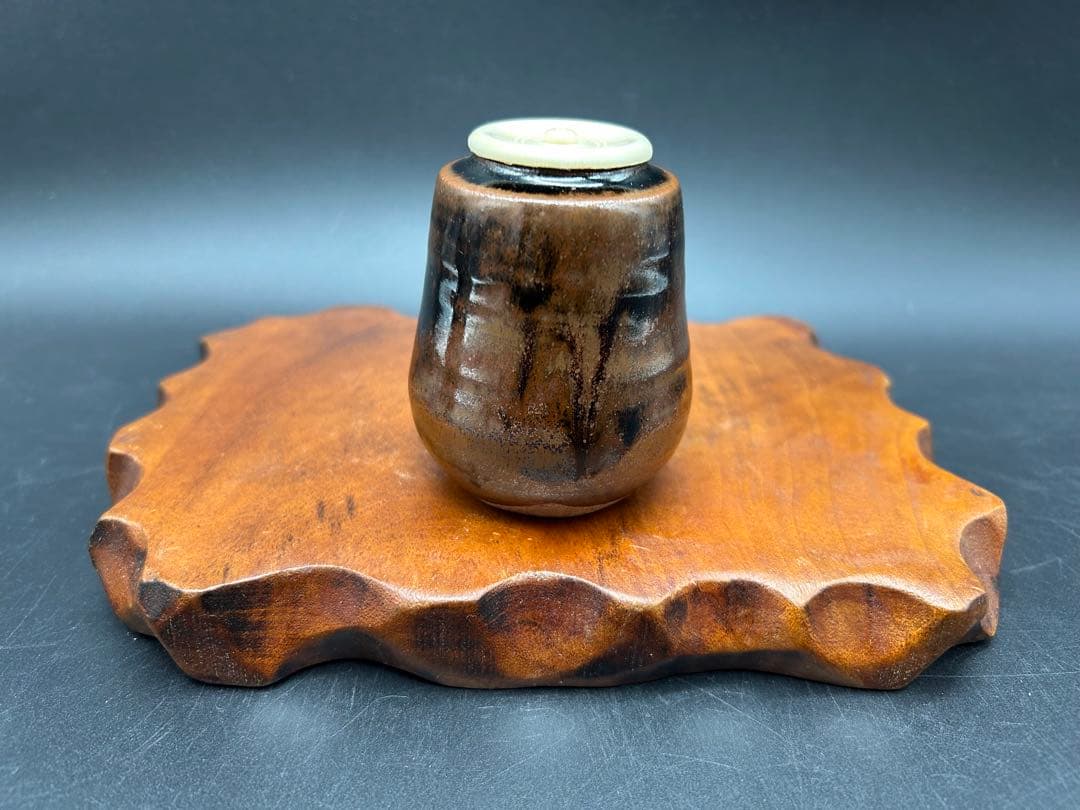 陶器　瀬戸焼　古瀬戸肩衝茶入　加藤作助造　仕覆付き　茶道具　茶道　印あり