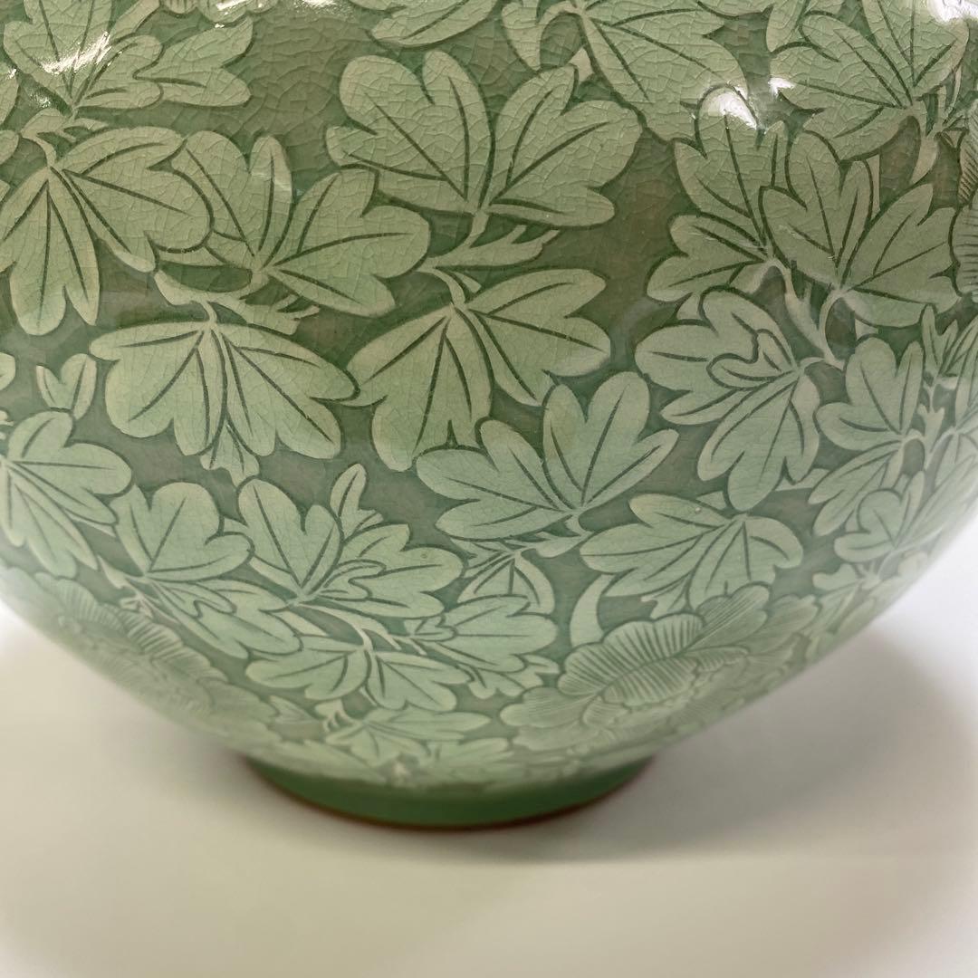 韓国 高麗 青磁 壺 搔き落とし 牡丹 1点 韓国 東谷窯 金正黙