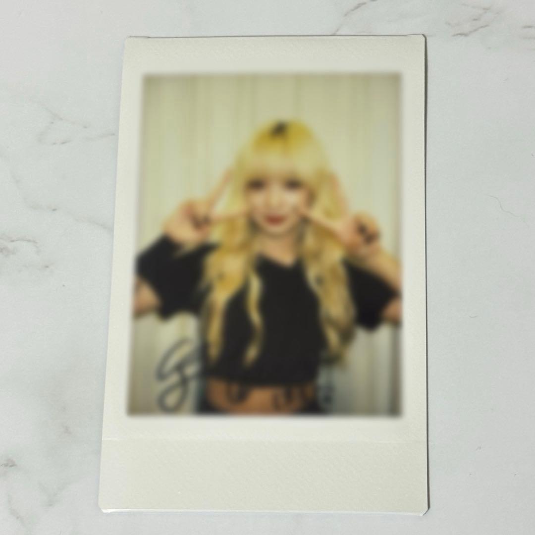 Billlie ハルナ サイン ポラロイド