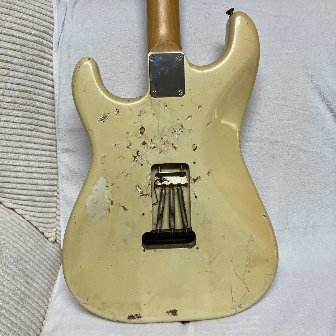 【エレキギター ストラトタイプ】